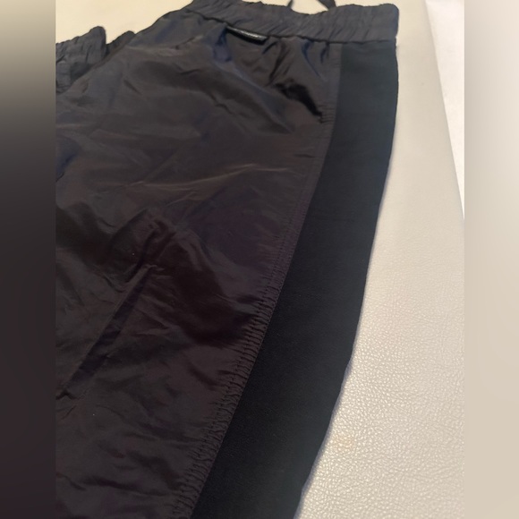 Moncler Pantalone Track Sweatpants 'Black'
Moncler, 
Apparel, 
Bottoms - Picture 6 of 11
